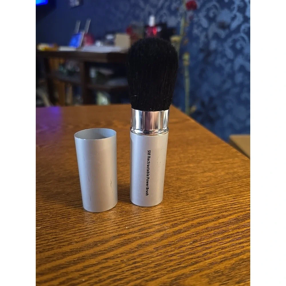 Retractable Face Makeup Brush, SM Brush for Foundation, Blush, Bronzer, & Powder